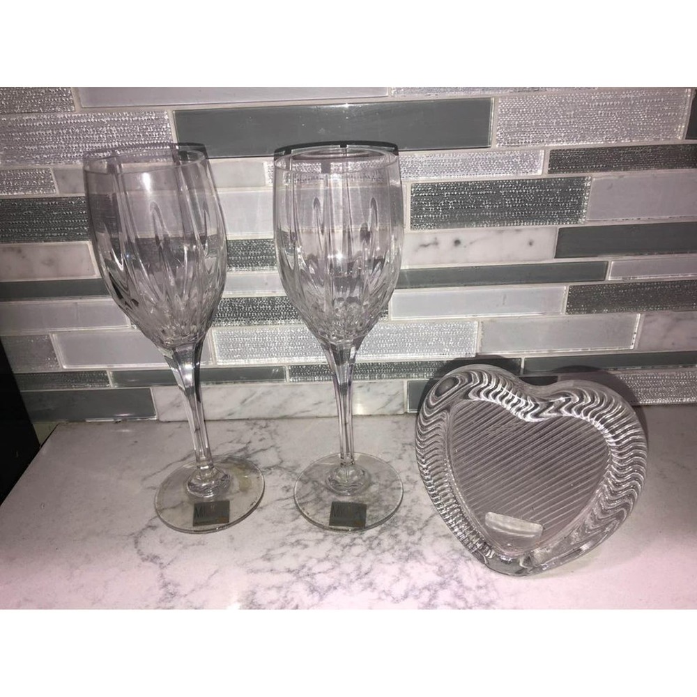 Mikasa Slovenia Wine Glasses And Heart Frame